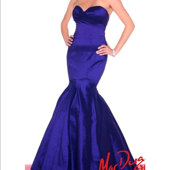 Mac Duggal Gown Size 10 - Picture 4 of 5